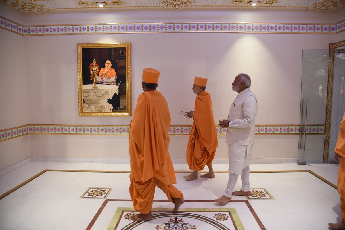 narendramodi's tweet photo. Remembered Pramukh Swami Ji Maharaj, someone who I interacted with closely and whose guidance as well as blessings I always value. https://t.co/ipMv8aBTW9