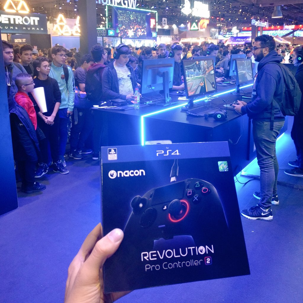 NaconFR's tweet image. Alleeeer on rajoute un petit truc 😂

1. Follow @Honor_FR &amp;amp; @NaconFR 
2. 🔁RT🔁
3. Commente avec #TeamNacon

Un #NaconRevolution2  à gagner 🎁🎁🎁