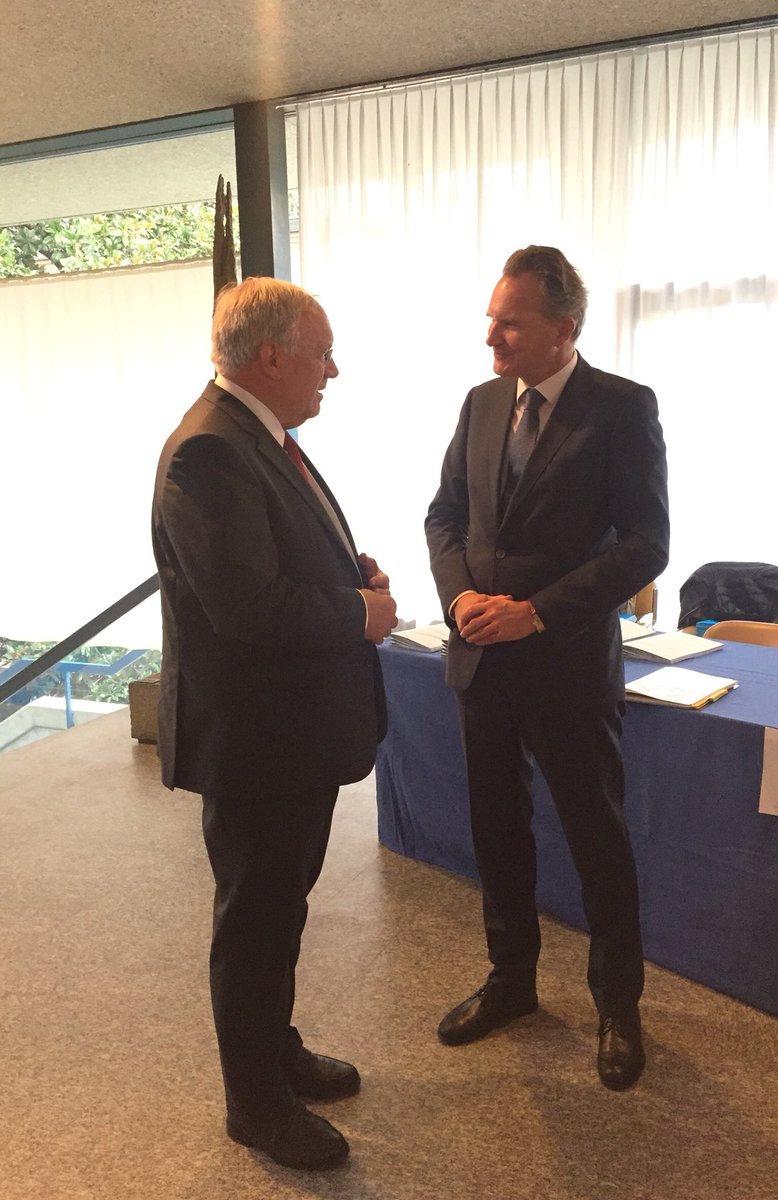 supsi_ch's tweet photo. Johann N. Schneider-Ammann, Federal Councillor, arriving at the Southern Switzerland Innovation Forum @_BR_JSA @SBFI_CH #SSIF17 https://t.co/WB4JkkRW22