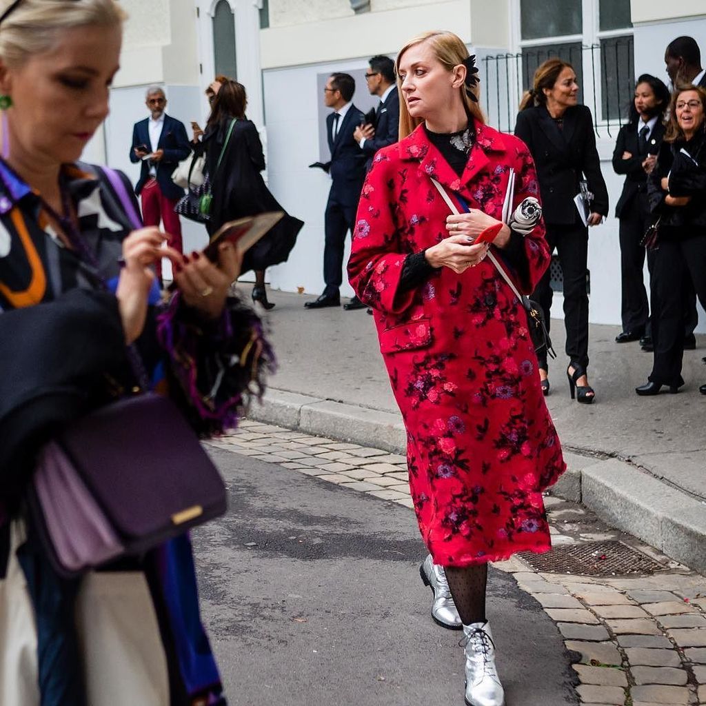 WalkingCanucks's tweet photo. Paris Fashion Week
.
📸: @walkingcanucks

#pfw #parisfashionweek #fashionweek #paris #streetstyle #streetfashion #streetsnap #fashion #fallf… https://t.co/nbdZ066A9V