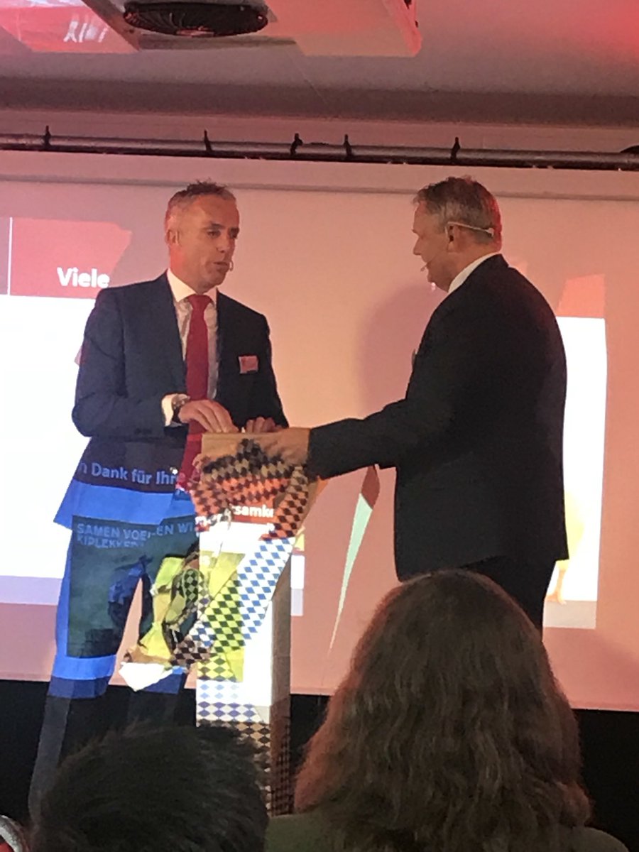 biogroko's tweet photo. Vandaag officiรซle opening #optibrut, van broer Hans Groot koerkamp en Klaas Knol Indrukwekkend hoe door optimalisatie van een veelvoud aan techniek je vlees kuikens op hoger plan kunt brengen. Gefeliciteerd mannen, S6 https://t.co/rNaBXepTdH