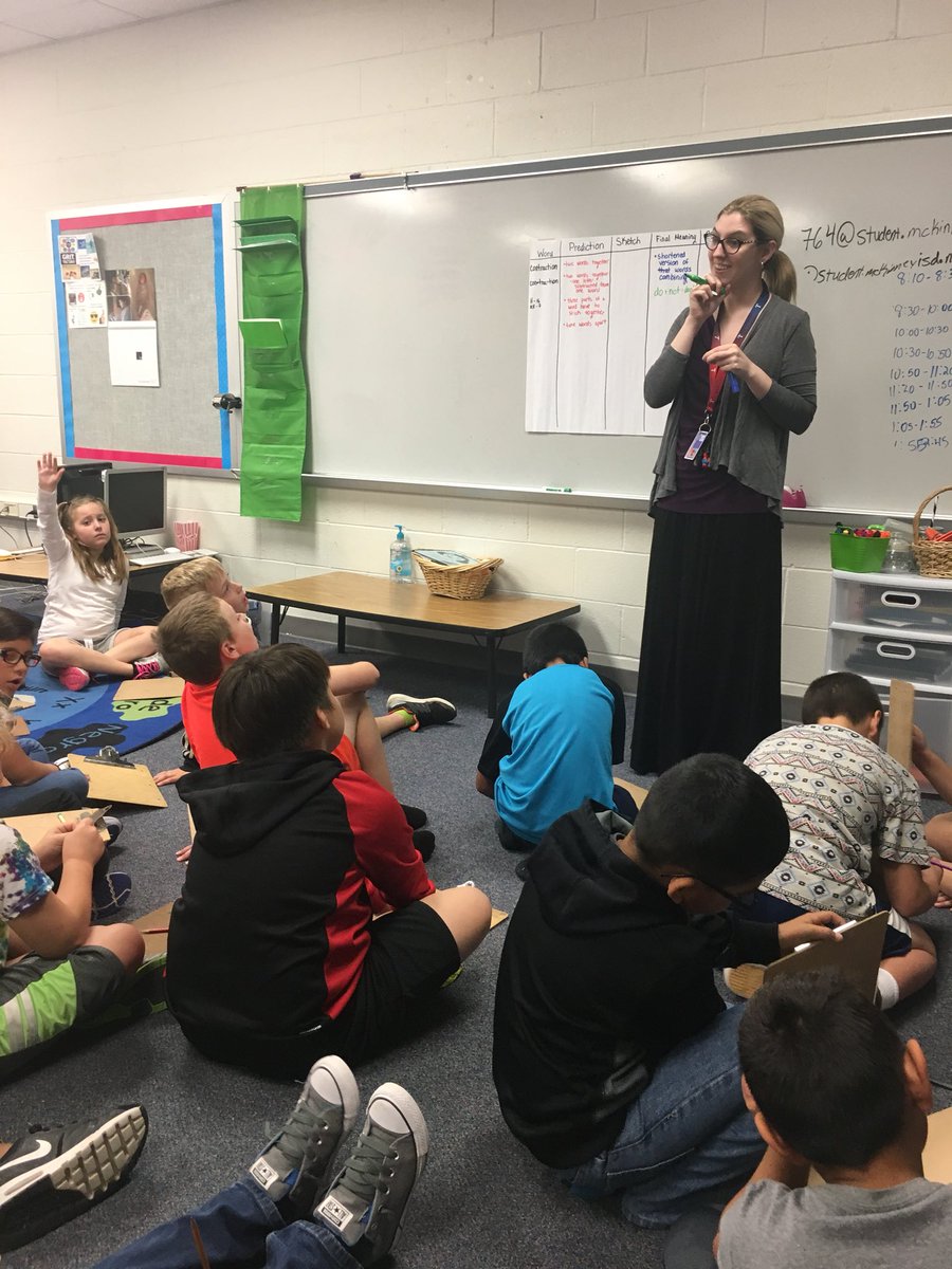 Chanfarrell89's tweet photo. @murch_moments and I coteaching vocabulary strategies we learned from our 4th grade friend @MrsValadez13! https://t.co/P122IGQC6r
