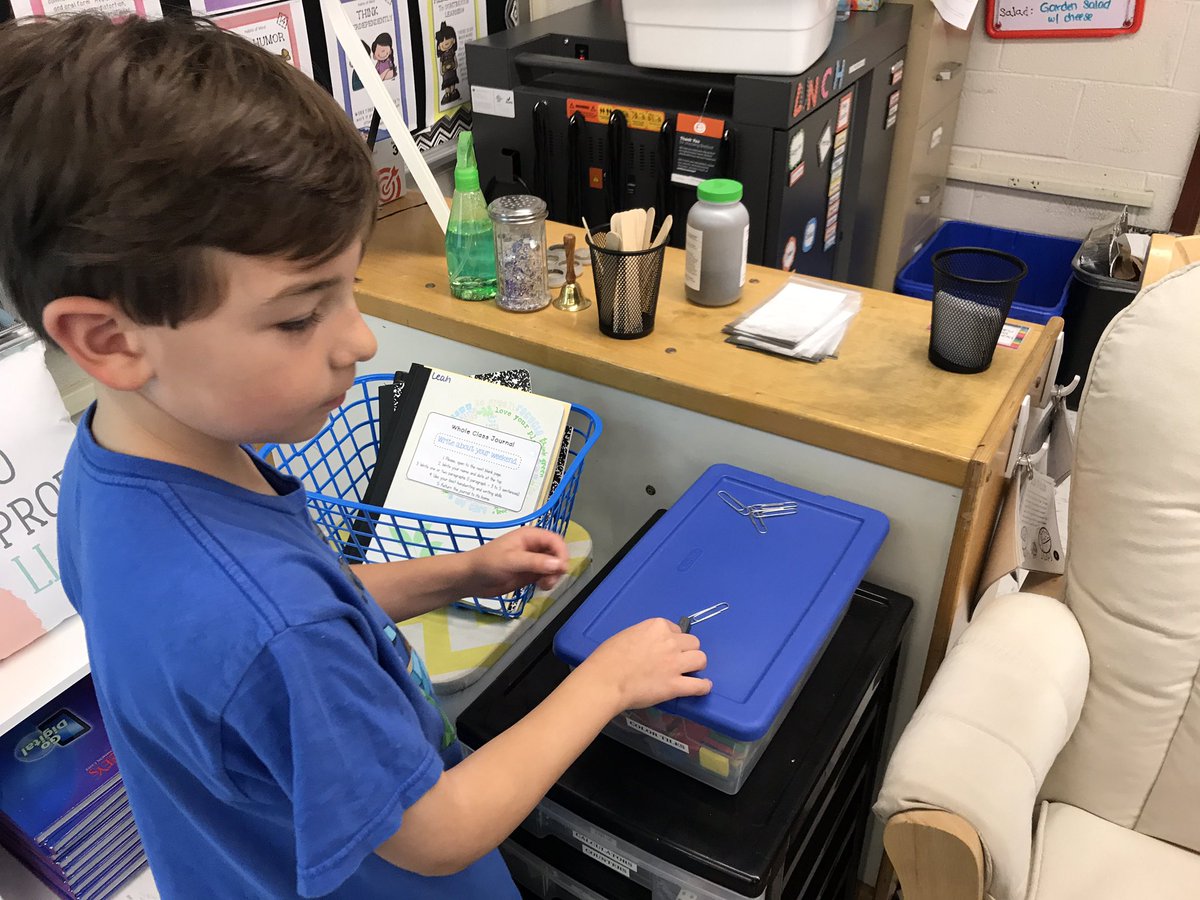 MTL_Phelan3rd's tweet image. Testing out different objects to see if they are #magnetic #scienceisfun #magneticforces