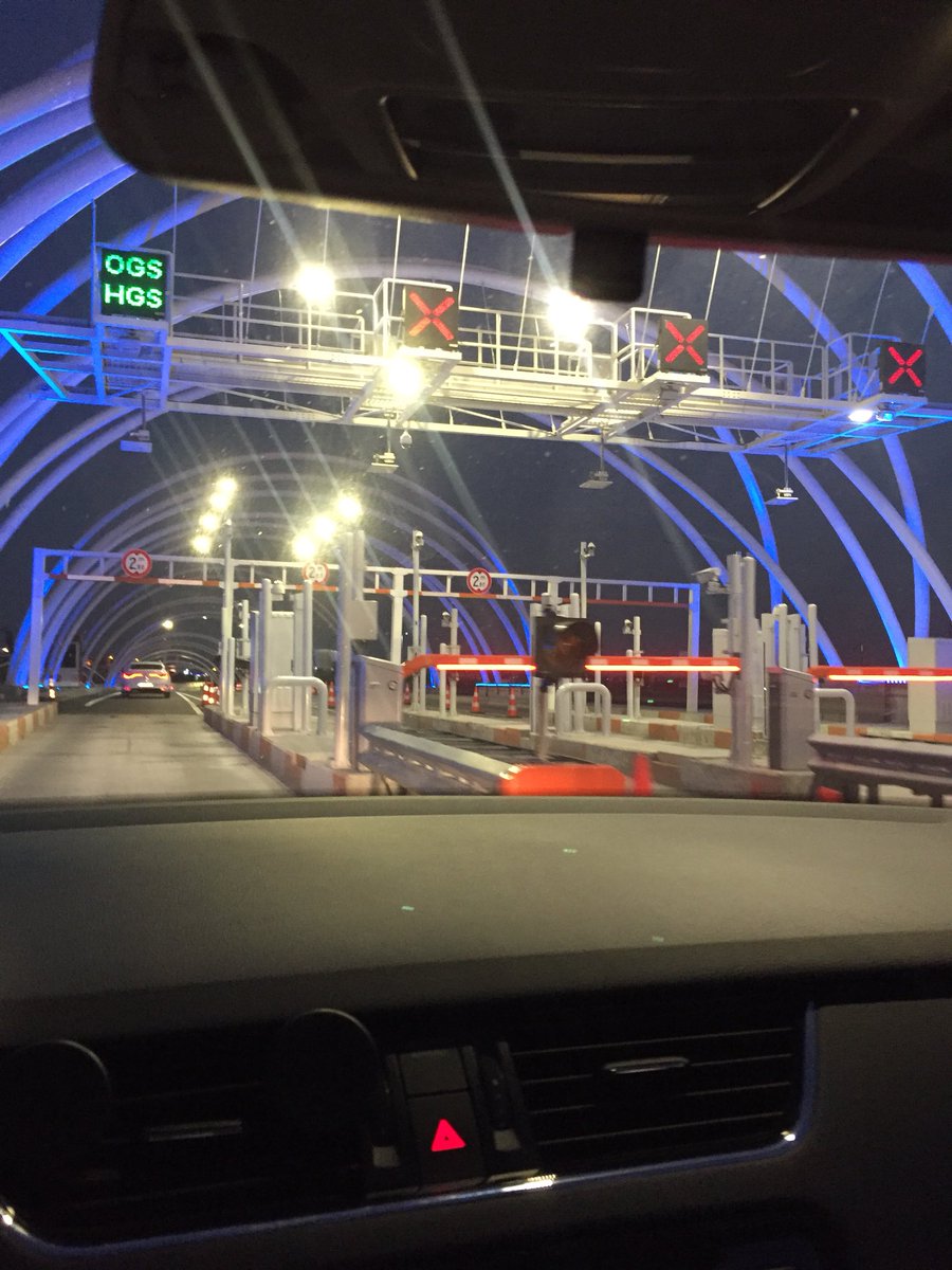 Abi niye tek şerit? Kalabalık gözüksün diyemi? <a href="/avrasyatuneli/">Avrasya Tüneli</a> <a href="/MuratKazanasmaz/">Murat Kazanasmaz</a>