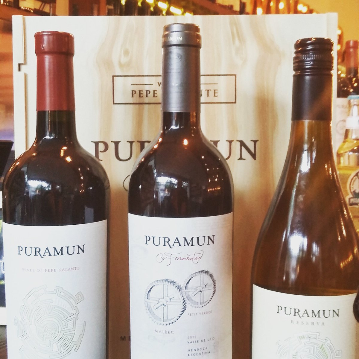 mariansommelier's tweet photo. Todo listo! #PuramunByPepeGalante @iviniarg @PuramunWines @M_StreetBar #VinoArgentino #Vino #Wine https://t.co/aWkOQfOAyS