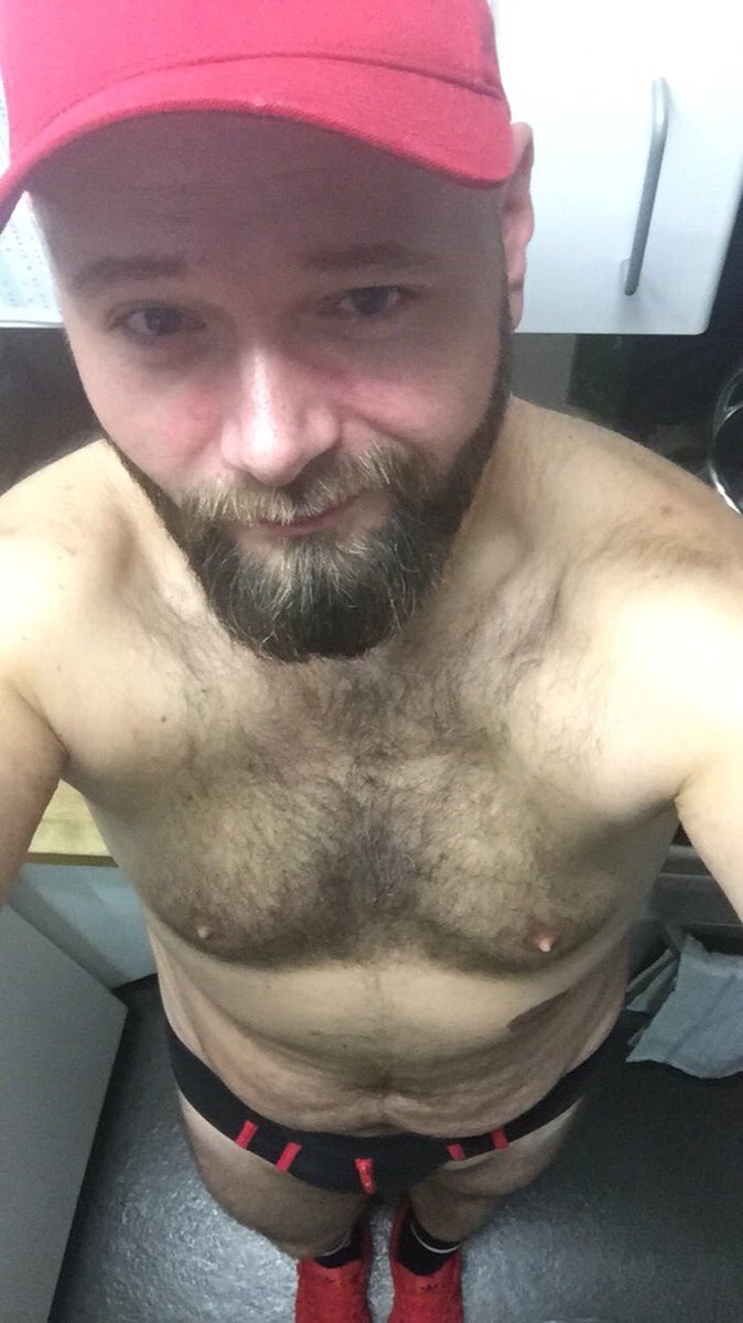 beardedgaycph's tweet photo. #tbt #ffnight #gayFF #fistee #piggy https://t.co/k9nNmfowXJ