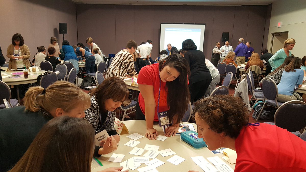 Exploring the Guiding Principles for Dual Language Education at #LaCosecha 2017. #Wecanwewill