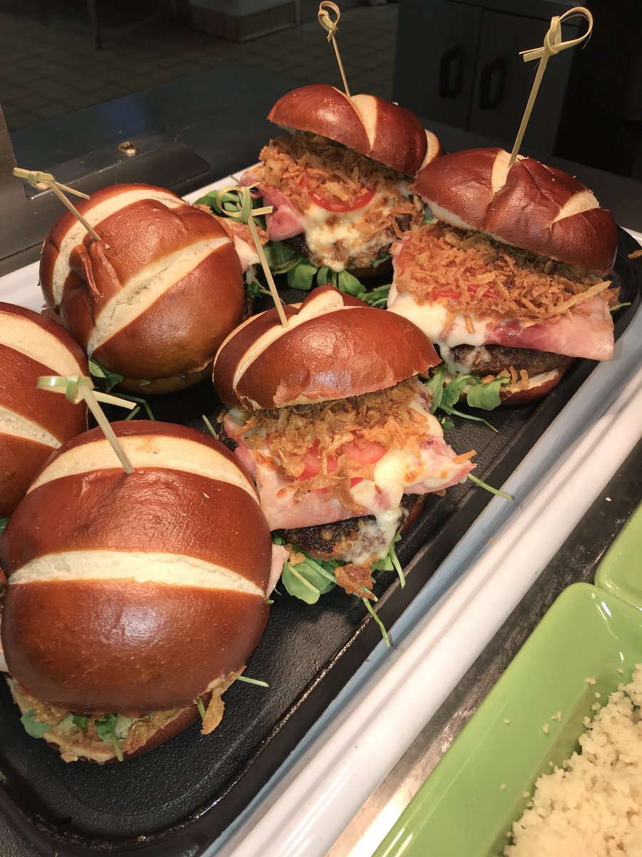andydonnell_71's tweet photo. Dinner day two of hestia, the chefs are doing a great job @SideBySideCA @thompsonp1 @Kellie_Matlock https://t.co/uGmTIvTpTo