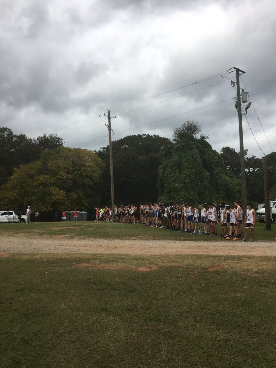 HelenaHighXC_TF's tweet photo. Let's go Huskies!! https://t.co/KKvGHpViKi