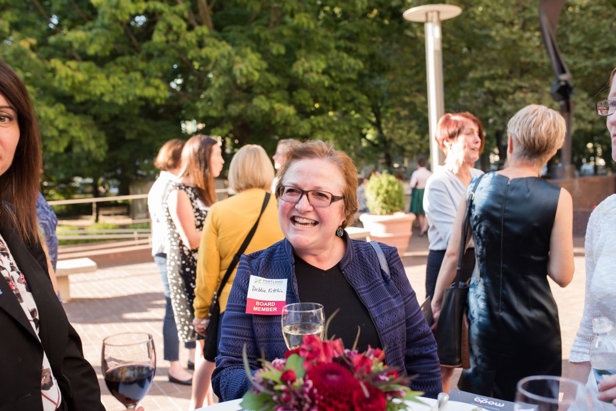 PDX_BizAlliance's tweet photo. If you missed last night's celebration honoring #WonderWomanDeb, check out some highlights from #bizleaders17: https://t.co/VwqwQLbGDD https://t.co/vsIioL4ZKx