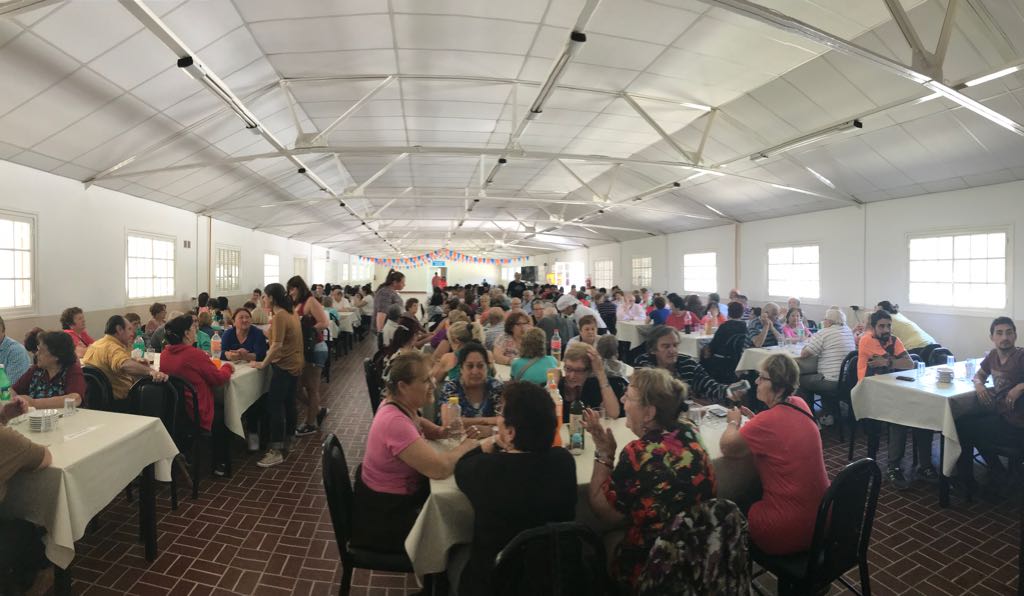 LauraLabat's tweet photo. Pasamos a saludar a los abuelos d #Perdices #Dalmacio #Hernando y #Río3 que estaban vacacionando en #AltaGracia @EquidadYEmpleo @DSocialCba https://t.co/5rXXd5mPpm