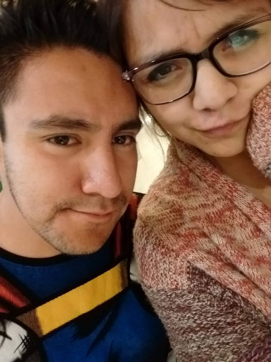ElisaDiceRwwar's tweet photo. Él me acompañó a la premiere de DB, yo tenía que acompañarlo a la de Thor #PapáNoEsLoQueParece #UstedesSeFueronDePedaYYoDeCine #OjerasTime🤠🍃 https://t.co/8u7TRP7qk4