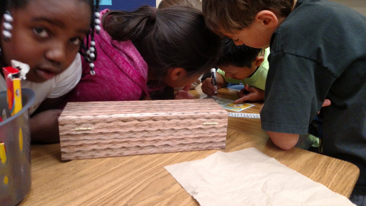 brittameza's tweet photo. With 2 seconds left,  students in @MrVoss3rd broke out and recovered their @globalreadaloud book: Fenway and Hattie! #gfpsla #gfschools https://t.co/IAcCcogN4G