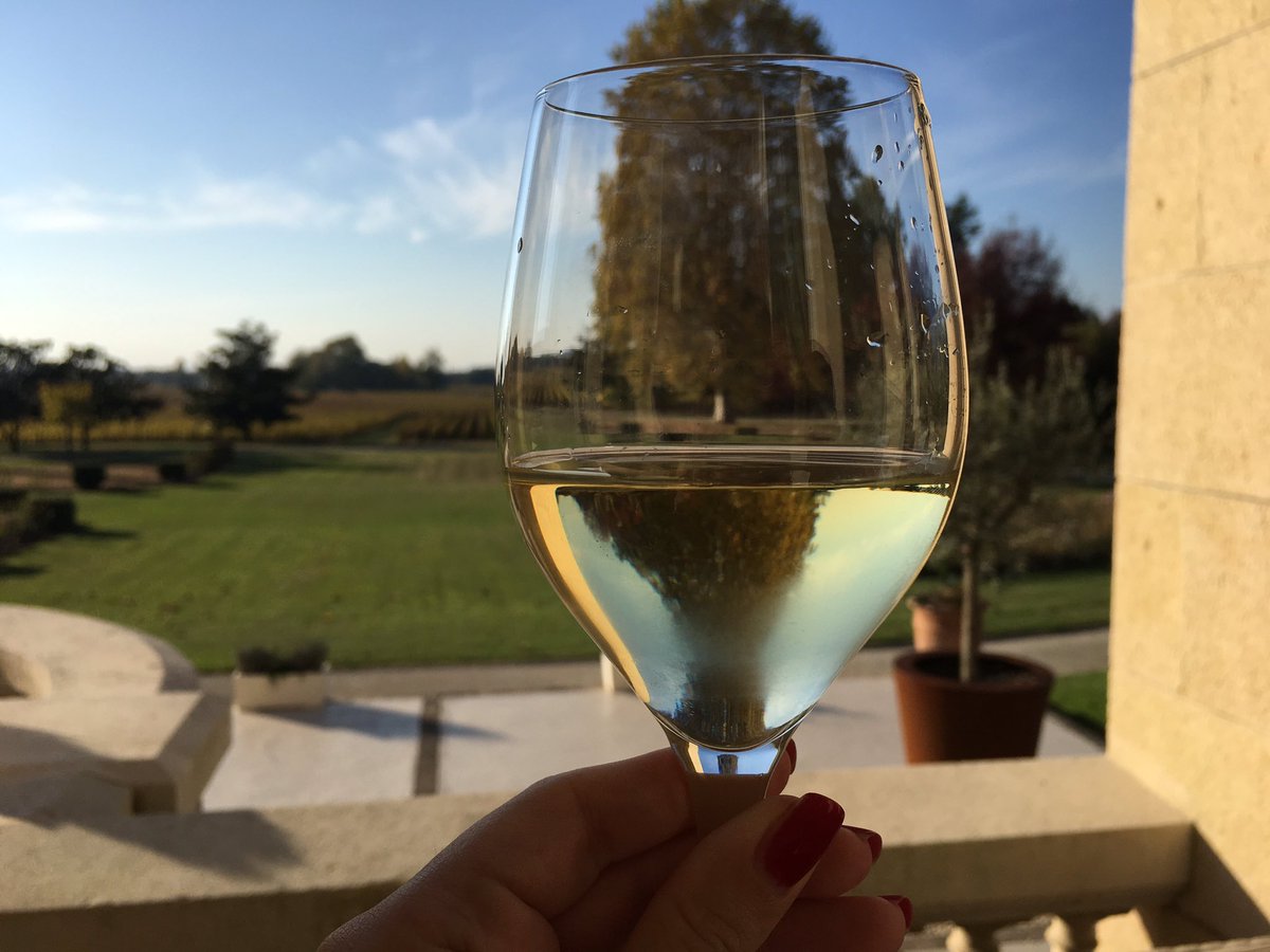 INTO_wines's tweet photo. Hôtel Grand Barrail Château, an extraordinary 19th century edifice, lulled in the heart of the prestigious Saint Emilion vineyards 🍷❣️ https://t.co/SKmlXjL4pS