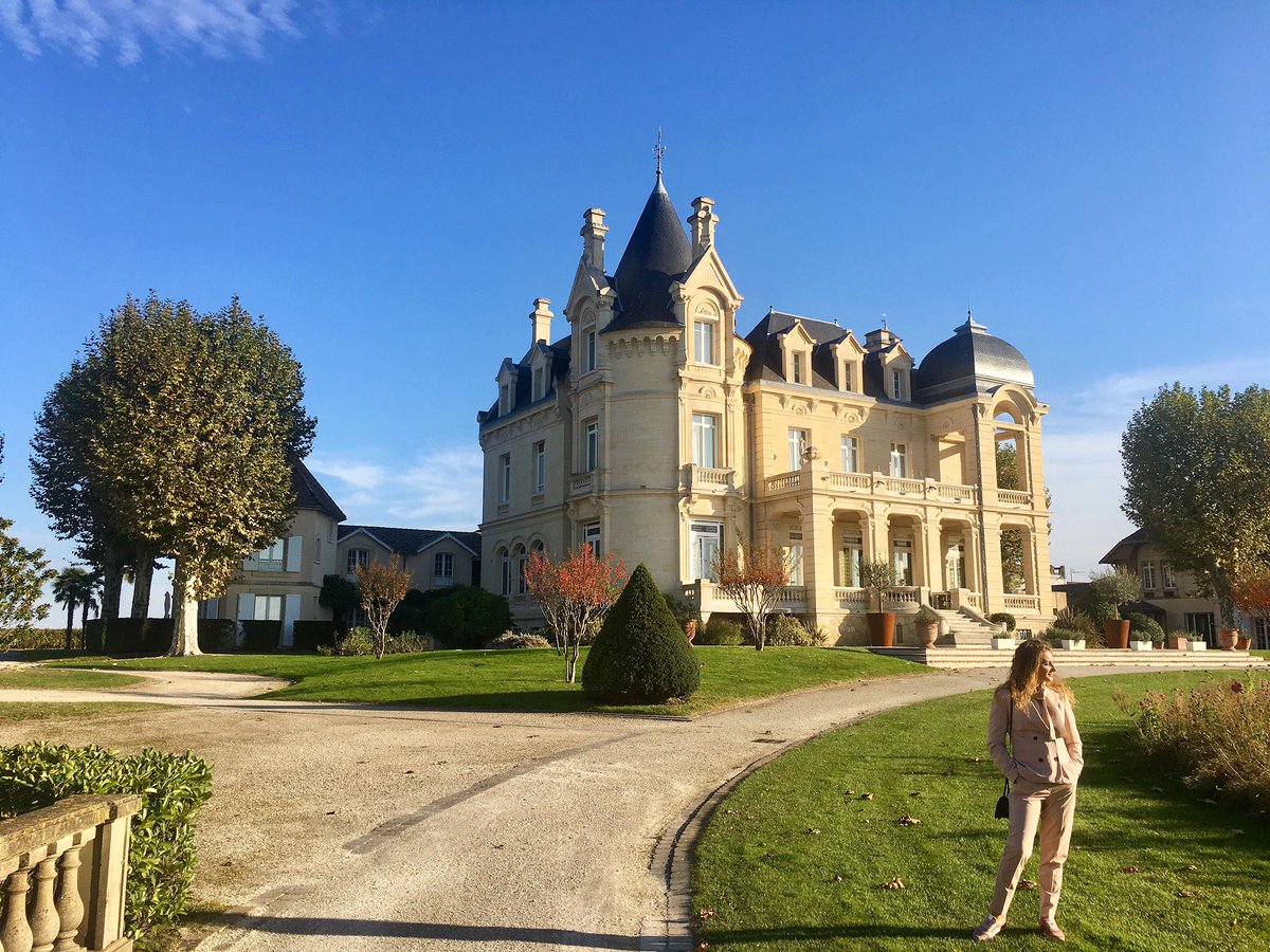INTO_wines's tweet photo. Hôtel Grand Barrail Château, an extraordinary 19th century edifice, lulled in the heart of the prestigious Saint Emilion vineyards 🍷❣️ https://t.co/SKmlXjL4pS