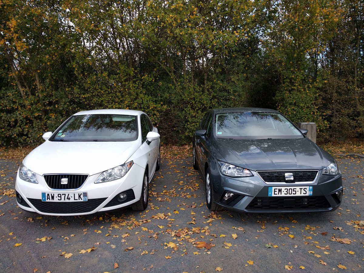 TautoUno's tweet photo. Vous prenez la mère ou la fille ?
#SEATibiza #lesessaisautodetauto #bimbamboum @SEATFrance https://t.co/pf6kSsTeqD