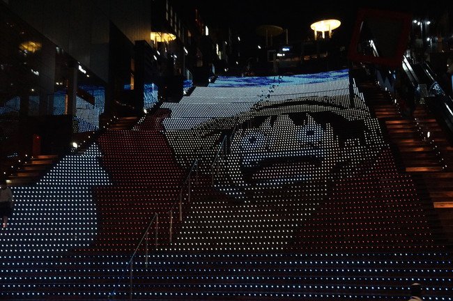 Onepiece_Frases's tweet photo. Iluminación en la estación de Kioto por la colaboración con One Piece. https://t.co/YJ3rW20FCi
