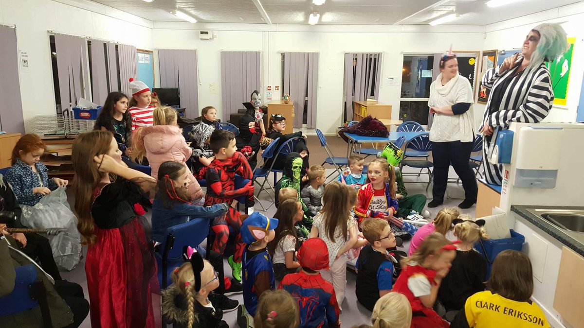 SubYouthClub's tweet photo. Juniors Halloween party went very well tonight ☺🎃👻 some amazing costumes 👍 https://t.co/NM4g8ZfQJH