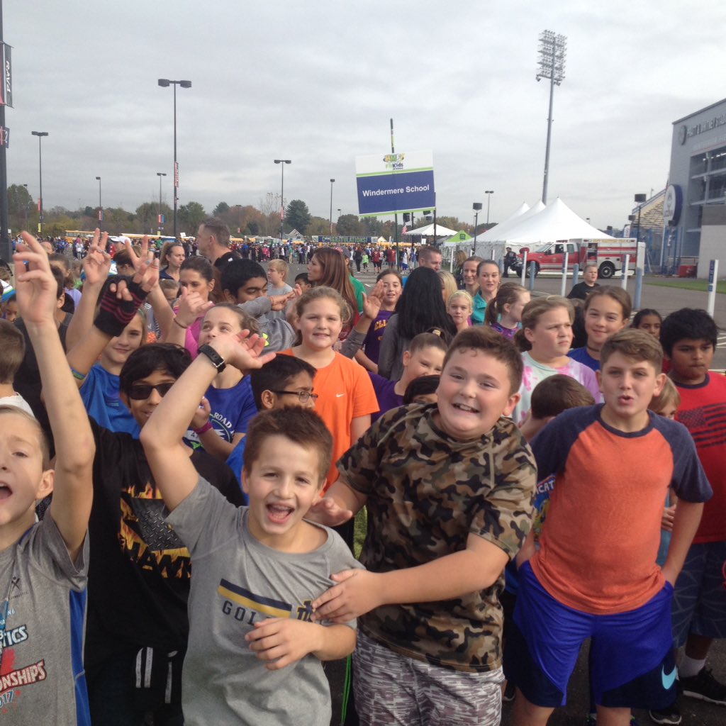 Windermere students getting psyched for their 1 mile race at Rentschler Field today!