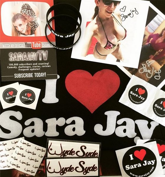 Are you a @SaraJay    fan⁉️🍑😈 then go get your "I ❤️ Sara Jay" #1 Fan Pack 👉 https://t.co/tjerV0noTO