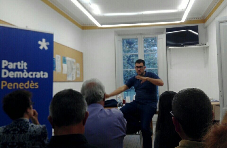 jaumecasanas's tweet photo. Des del @PDeCATPENEDES,treballarem per una llista unitària com demana el carrer,perque el #21d ens ho juguem tot com a poble! #determinats https://t.co/WvpLYihRKX