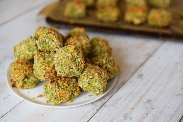 NikkiDinki's tweet photo. Go-to snack?! My Broccoli Tots and Cauliflower Tots are also ALWAYS on hand for Ivy. #frozengoodness #ToddlerWeek #meatontheside https://t.co/ZBrVipC3Mt