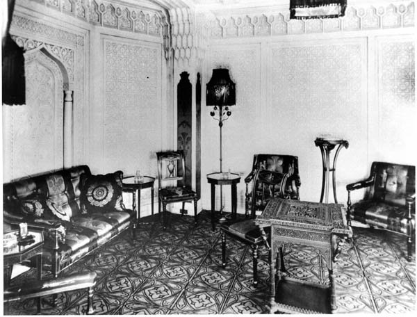 Cleve_Memory's tweet photo. "Egyptian Smoking Room" - Palace Theater - 1922 https://t.co/tyCJBpW5Qs