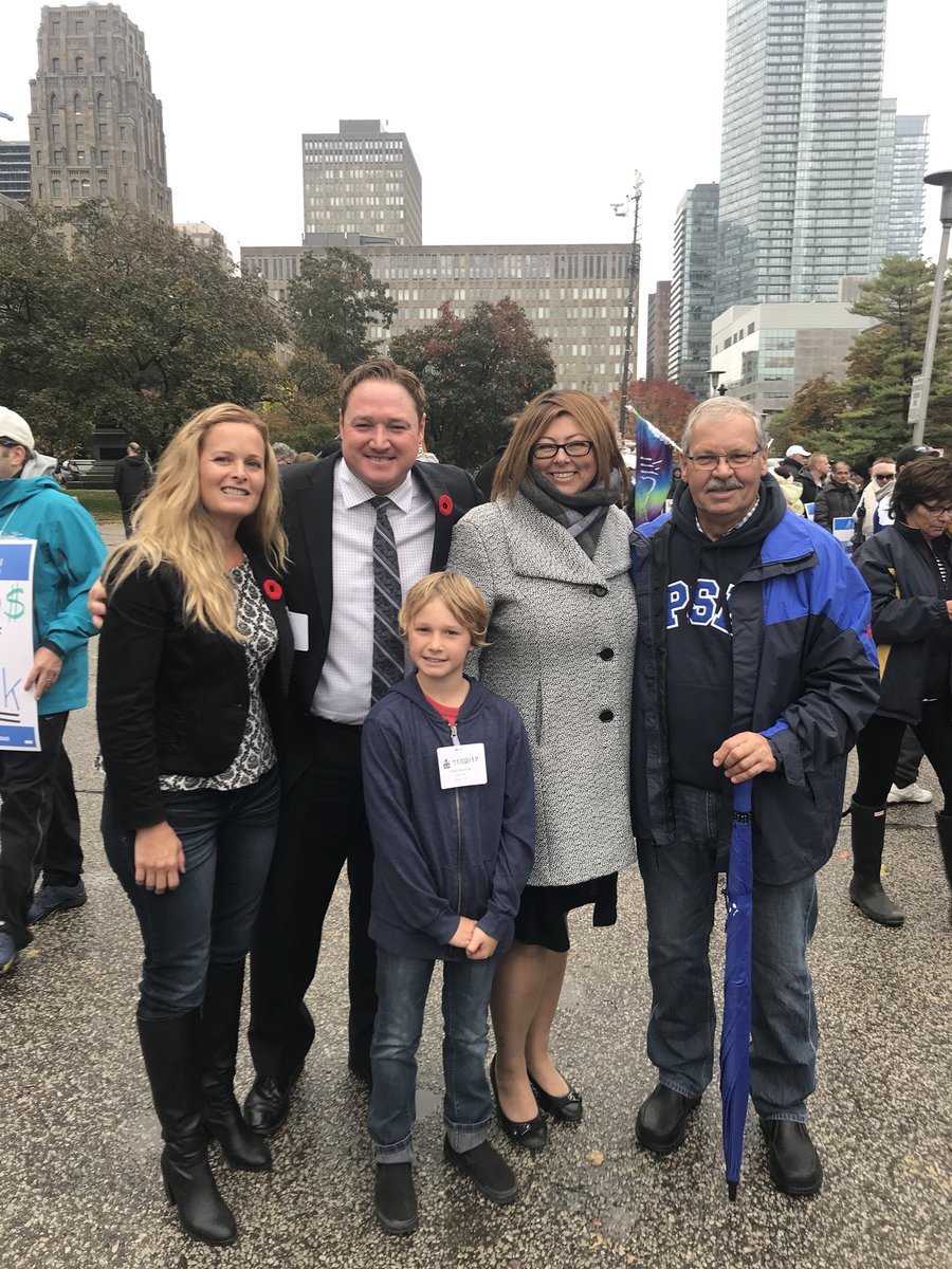 TarasNatyshak's tweet photo. Proud to join and support @OPSEU faculty workers at today’s giant rally in Toronto fighting for #decentwork and #payequity https://t.co/uWKw94Zmpw