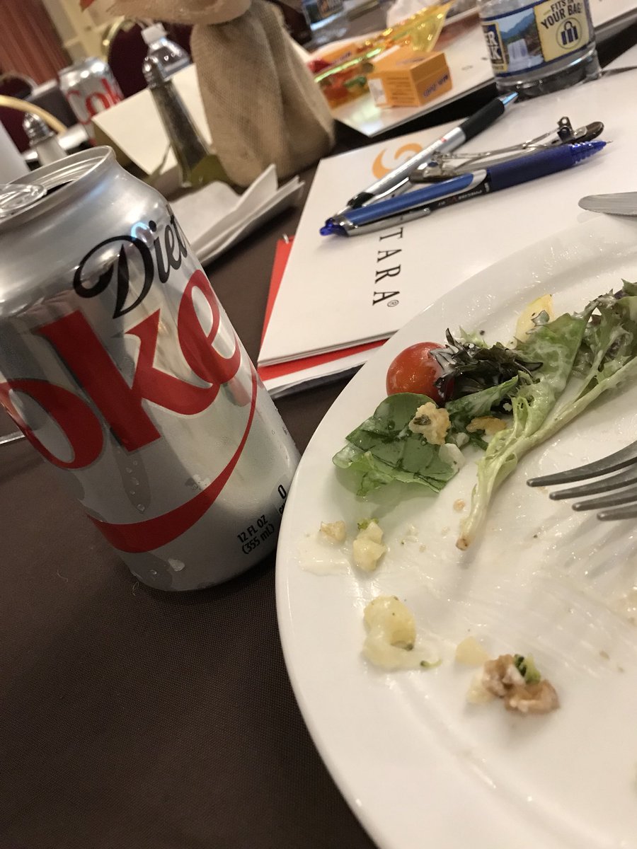CCLambertRN's tweet photo. Lunchtime! Thankful for a little caffeine to keep me rolling! #UCED2017 https://t.co/5LDneaHwvz