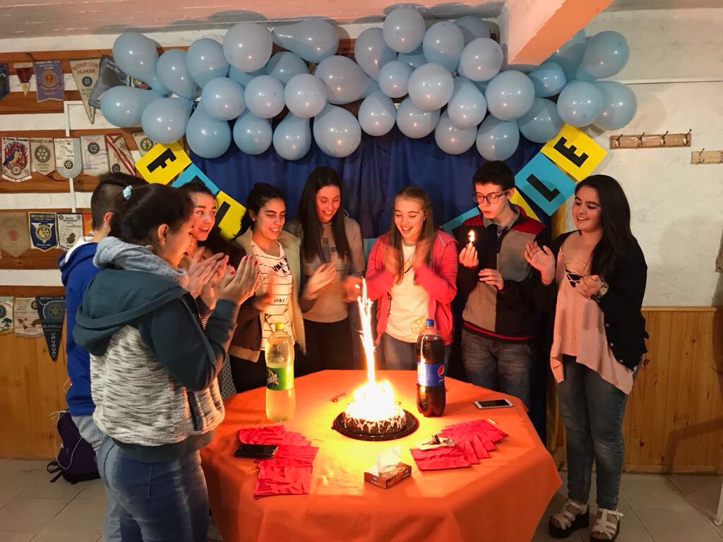 DboGonzlez's tweet photo. 💛💙
#InteractWorldWeek https://t.co/noHpd3YTq1