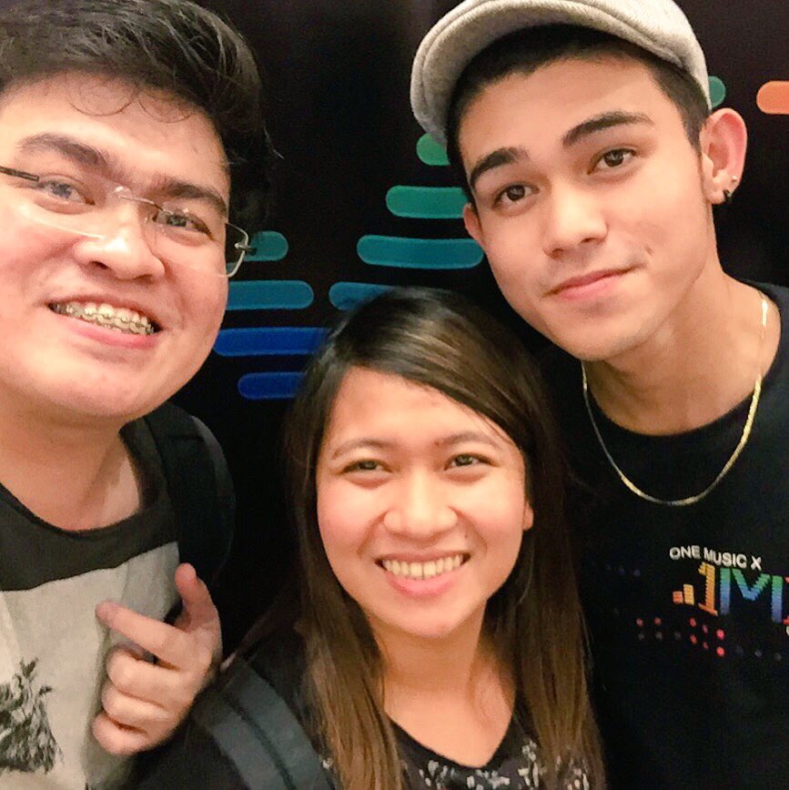InigoDPascual's tweet photo. LOULAN!!!!! Mamameh nameeetttt ko na sila!!!!! @MissMarisRacal 💙💙💙💙💙💙💙 https://t.co/6N71clenBG