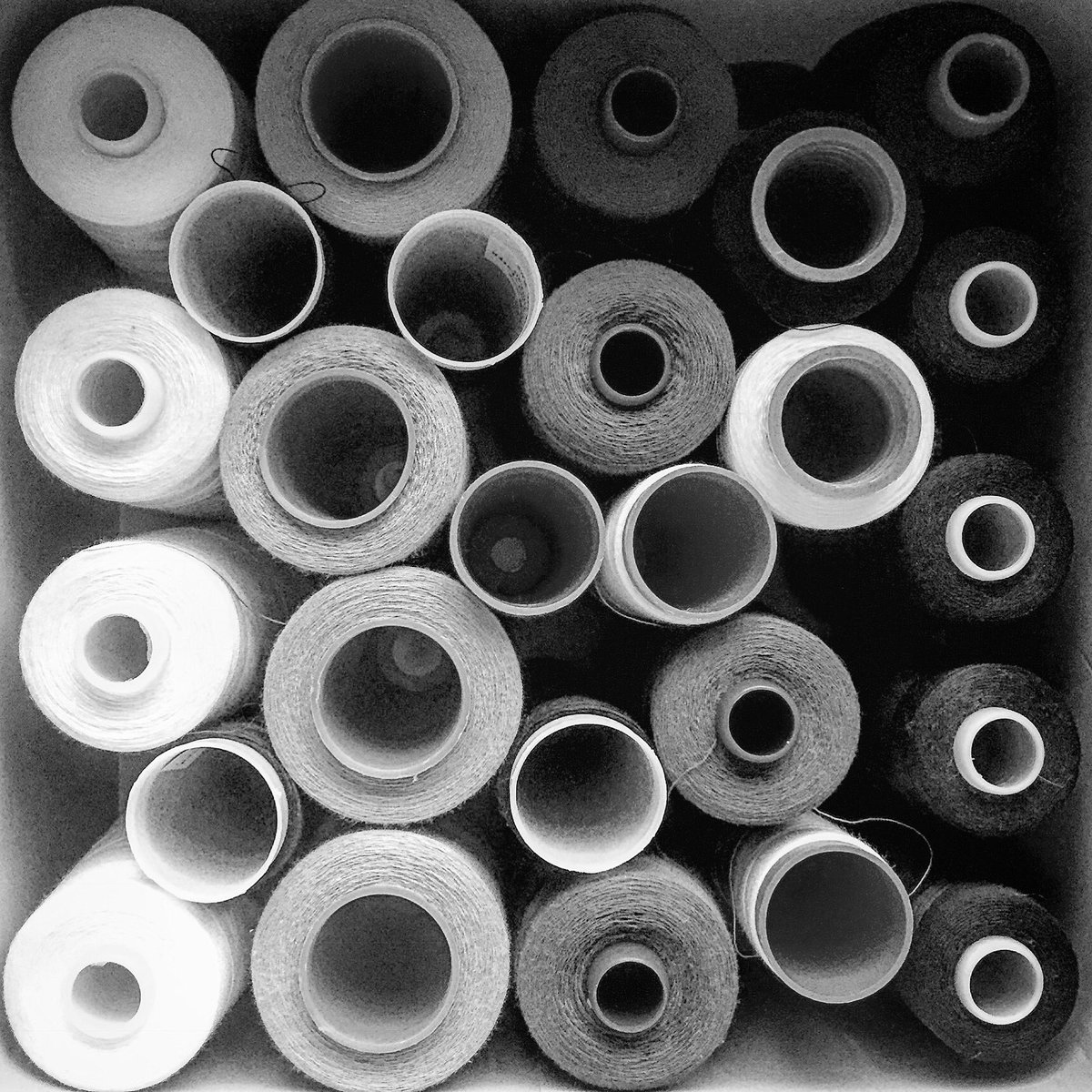 ZARAMIAAVA's tweet photo. Box of overlocking threads, looking visually pleasing! https://t.co/bt53iWbUVl #overlocking #threads #leeds #visuallypleasing #box #sewing https://t.co/TxtYQPobEV