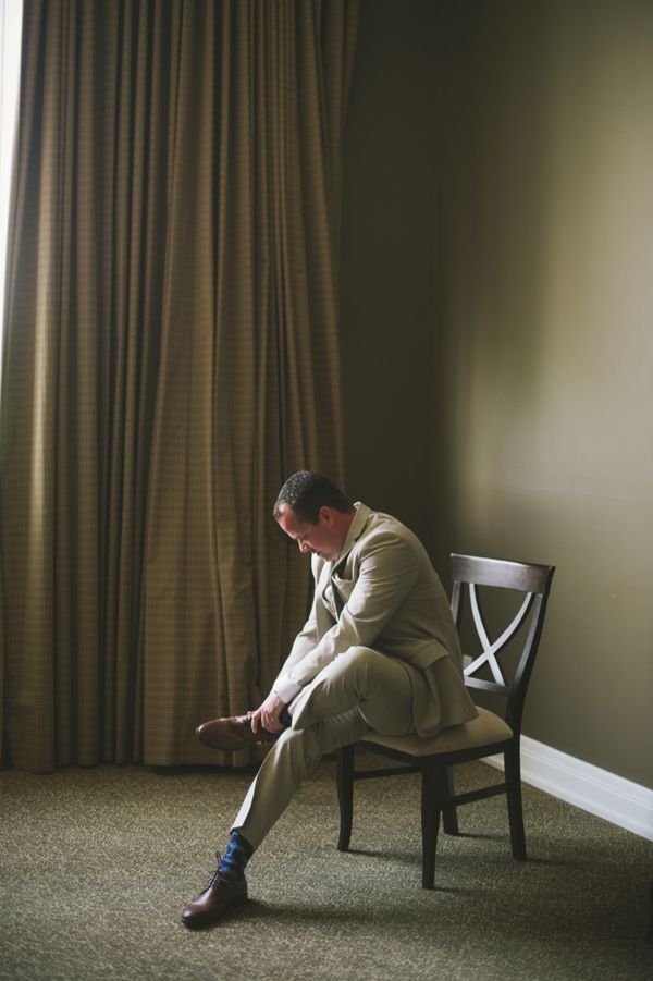 WedEditorials's tweet photo. Used the curtain to flag and bleed in light! Good ol' light-shaping. #groom #wedding https://t.co/IzYlr18yUo