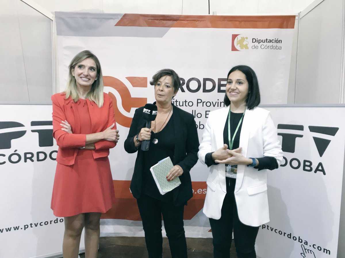 ETSIAMCordoba's tweet photo. 📺 ¡Ecos de #Fimart17! @PTV_Cordoba entrevista a ntra. directora @RosaGallardo15 y a alumna @Carmen5179
#FIMART17 🚀 https://t.co/vPR0G0kGjY https://t.co/P37KPsI2I0