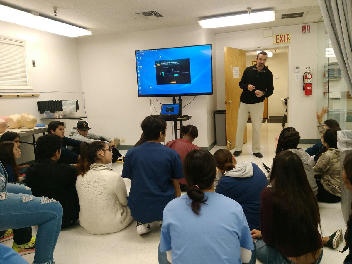 BCA_LHS's tweet photo. UCLA Sim Lab #thecvway @theCVway https://t.co/2izui6qrgX