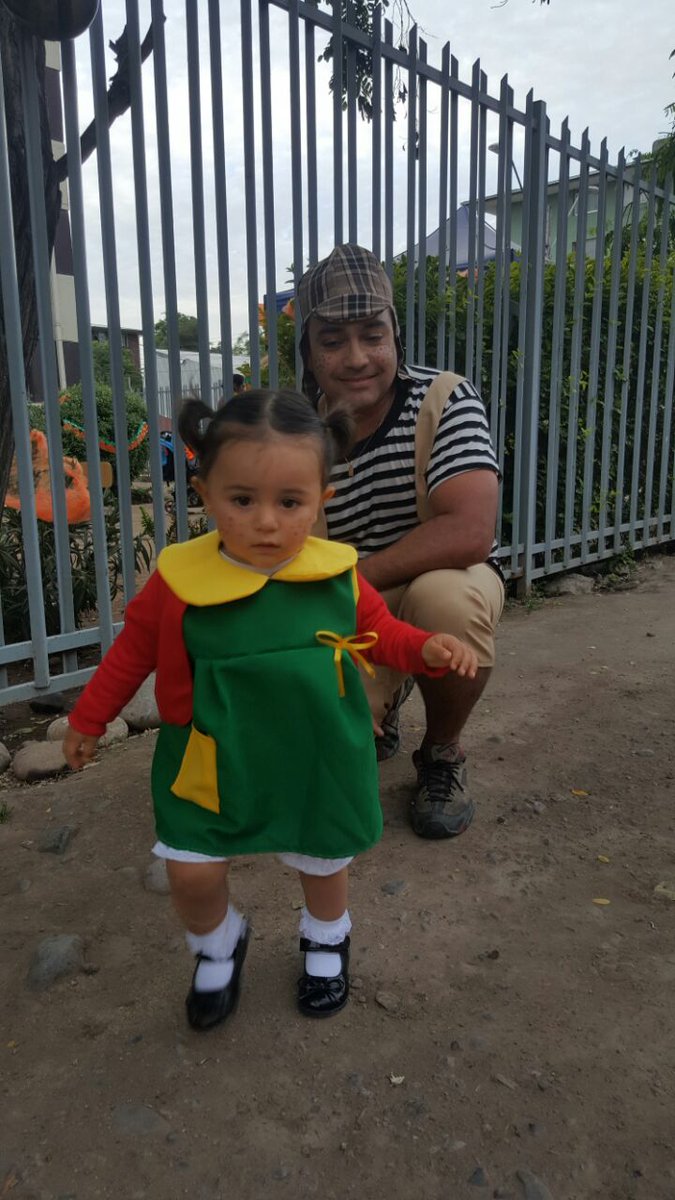 Roberto_Robles_'s tweet photo. mi chilindrina en Haloween...  @LaChilindrina https://t.co/doSJjcqN6t