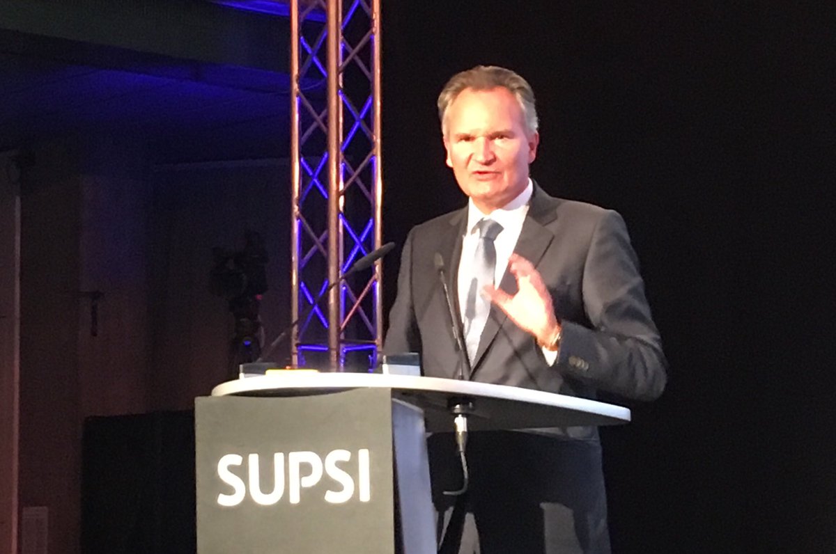 EUinSwitzerland's tweet photo. „Il #Ticino è un’esempio di regione europea di innovazione” DG @EUScienceInnov R-J Smits al #SSIF17 #SUPSI #Lugano https://t.co/YFRBwayhLf