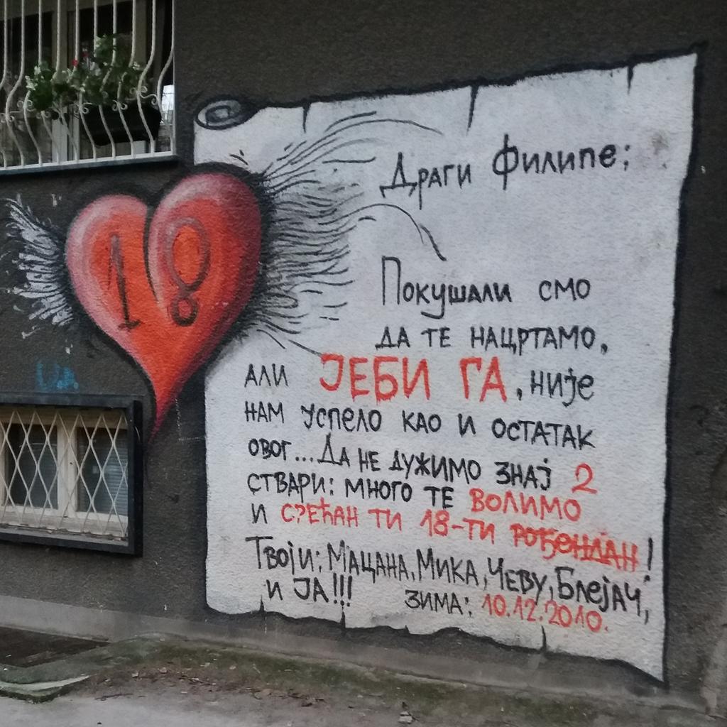 DeusExMachina3's tweet photo. Kako li su se tek Filipu komšije načestitale na ovakvom izgledu fasade... https://t.co/Vm3aAF5Ehg