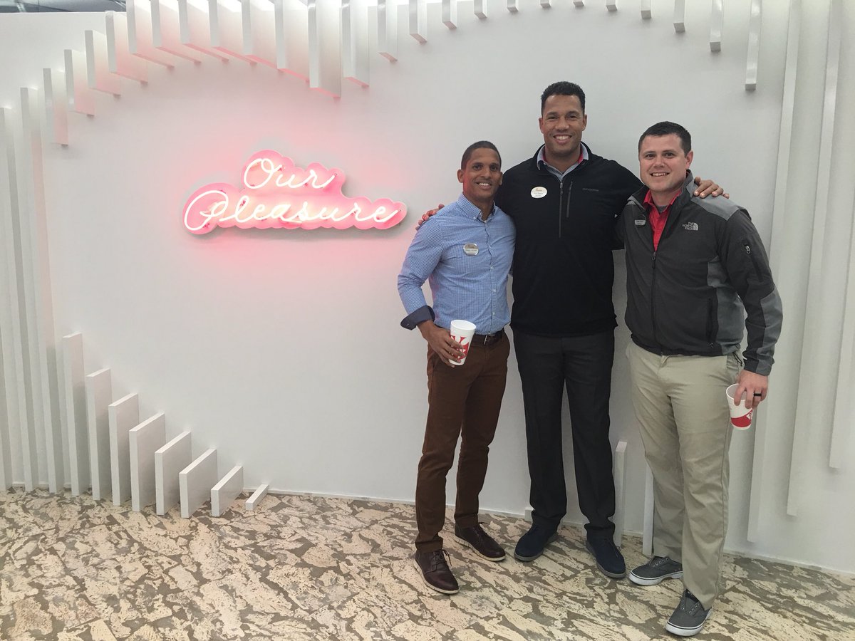 TonyStewart86's tweet photo. Great hanging with my brothers @ChickfilA #ChickfilA #ATL https://t.co/BtFnalNvvE