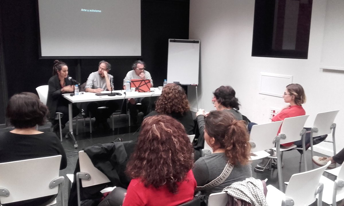 taulapermexic's tweet photo. Comienza Mesa 4 "Fronteras, territorios, cuerpos y conflictos" Dialogos @susurros_mx @ConventAgusti https://t.co/JhM1SAUDT3
