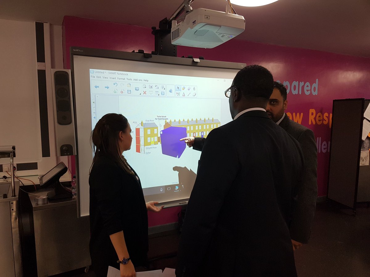AmethystAcademy's tweet photo. How to make the best use of technology effectively in the classroom with interactive whiteboards. #impact #AmethystTM2017 https://t.co/8r80BYsE4j