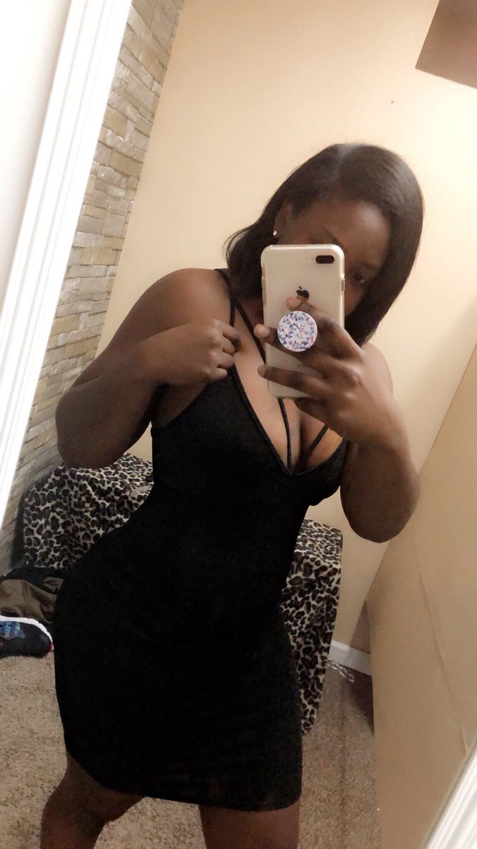 ExFashion912's tweet photo. Tired of wearing the same outfit out every weekend ? Come shop with me. Black, local, and student owned #SouthernNotState  #ShopExtreme https://t.co/wH7e7P8yRN