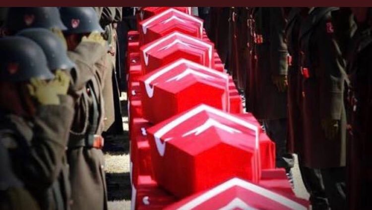 mygrubutt's tweet photo. Şehit vermekten daha acı bir şey varsa o da şehit haberi almaya alıştırılmış bir toplum olmaktır.

Şehit Lider Muhsin Yazıcıoğlu https://t.co/ui04dXUy0p