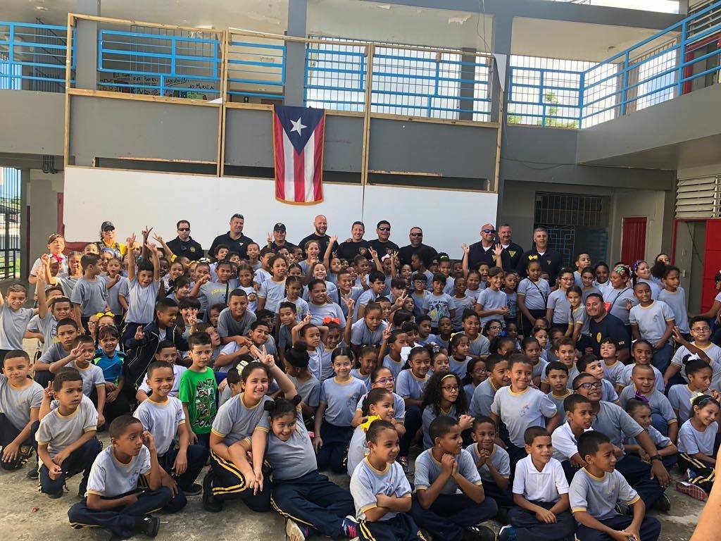 DELIVERY! Water/supplies for the school! Escuela República de Brasil #SanJuan

instagram.com/p/BbADvAvjFHd/

#HurricaneMaria #PuertoRicoStrong