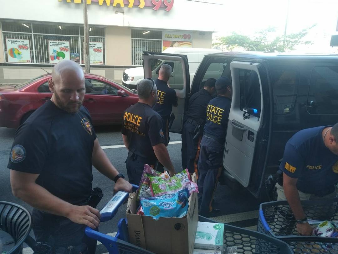 BCPONJ's tweet photo. DELIVERY! Water/supplies for the school! Escuela República de Brasil #SanJuan

https://t.co/XPjuuAkGaw

#HurricaneMaria #PuertoRicoStrong https://t.co/iYQIIlX8dj
