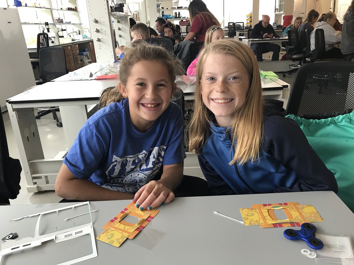 PEKuntz's tweet photo. @FLIGHTSDW having a great time at the Madison Science festival. #1Horning https://t.co/tZKmQ4GZL5