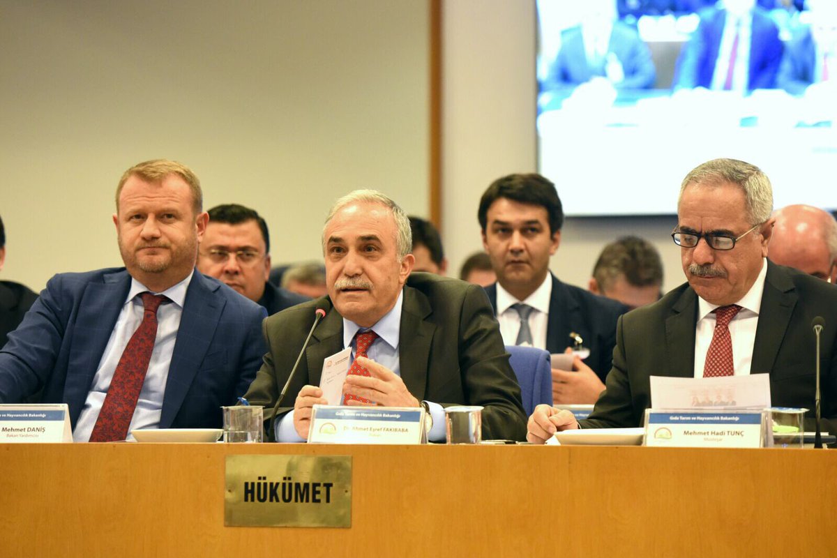 Milletvekillerimizin öneri ve eleştirilerini de dikkate alarak 2018 yılında tarım ve hayvancılıkta büyük işler başaracağımıza inanıyorum.