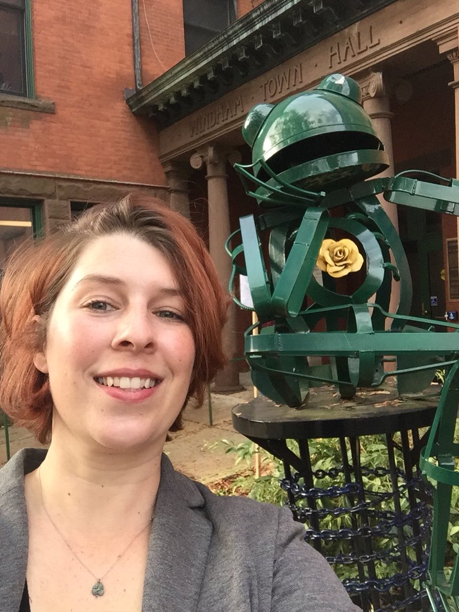 Beth_Scanlon's tweet photo. #CityHallSelfie in #WindhamCT. Hey there, frog. 🐸 #CCMTravels @CCM_ForCT https://t.co/XfZ3wLr5t5