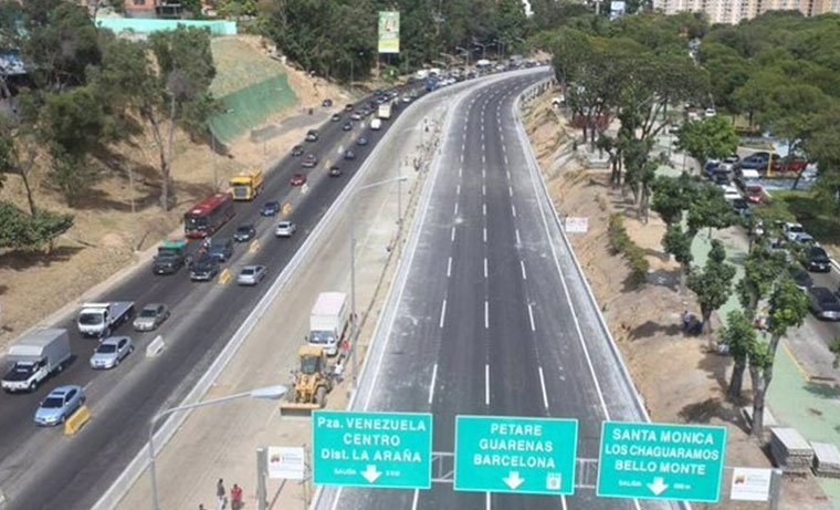 CaraotaDigital's tweet photo. Tramo de la autopista Valle-Coche estará cerrado hasta el 8 de diciembre https://t.co/t9u3FhMpbT https://t.co/sfMtOfdPqo