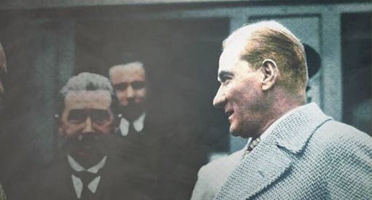 şu twiti retweet yapalımda elalem adam görsün.